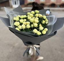 Букет Белые кустовые розы Солинеро в Анахиной