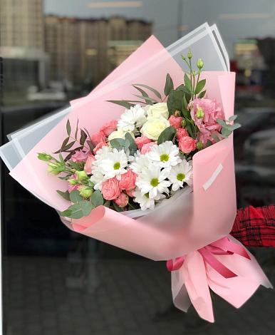 Букет цветов из: Розы, Лизиантусы и Хризантемы в Анахиной